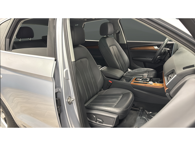 2023 Audi Q5 45 S line Premium quattro