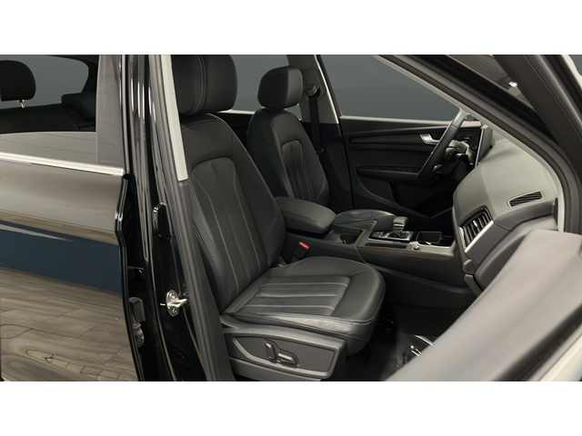 2023 Audi Q5 45 S line Premium quattro