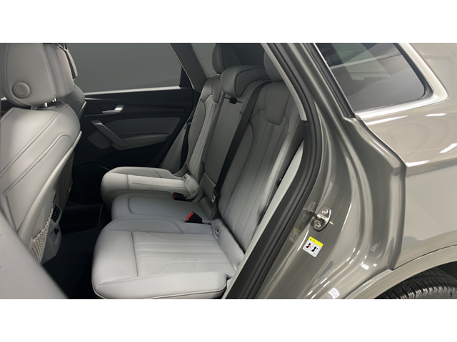 2024 Audi Q5 45 S line Premium quattro
