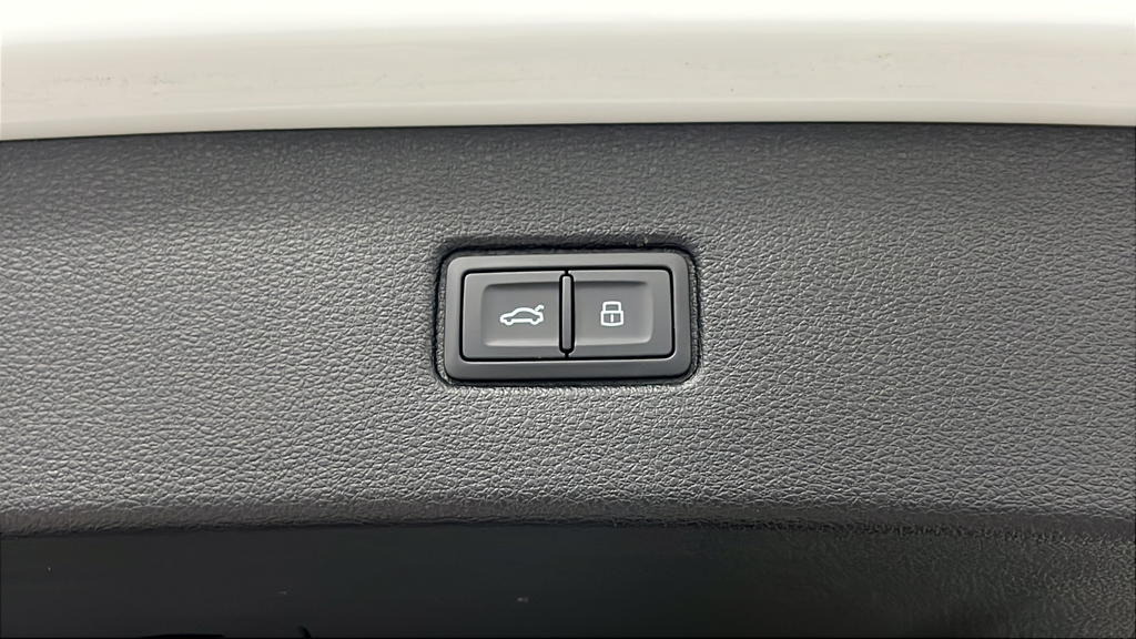 2023 Audi Q7 45 Premium Plus quattro