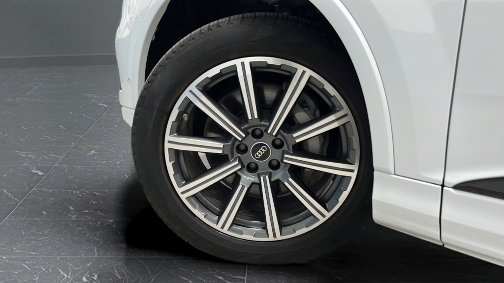 2023 Audi Q7 45 Premium Plus quattro