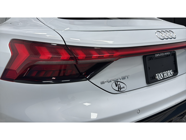 2024 Audi e-tron GT Prestige quattro